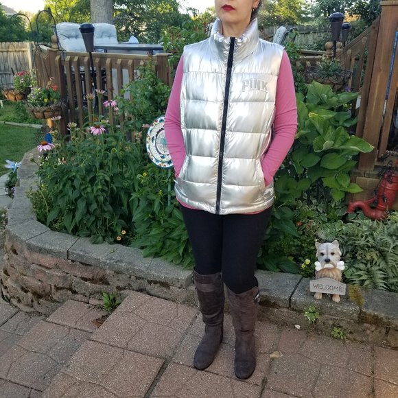 Victorias Secret Vest Pink Fashion Show Silver Puffer Vest - Picture 2 of 13